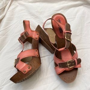 Womens heels size 8 southern fried chics boutique. Burnt pink color.